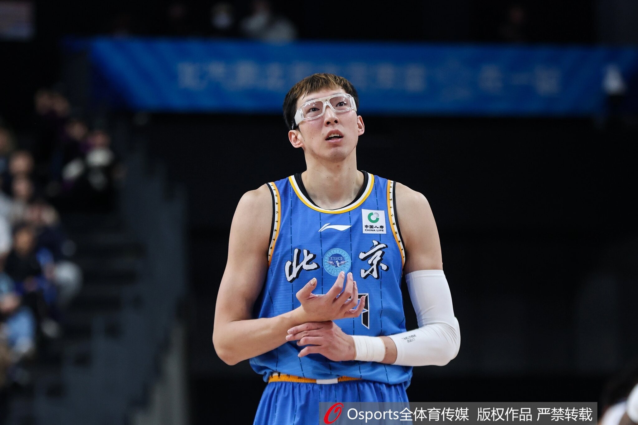 足智彩賽果-媒体人：周琦的天赋决定了他在CBA高薪 体质也决定了他当不了核心