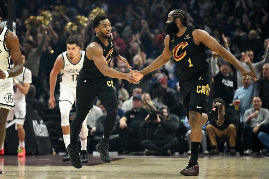 足球即時比分-米切尔17+5哈登16+5+9 骑士主场大胜篮网喜迎六连胜