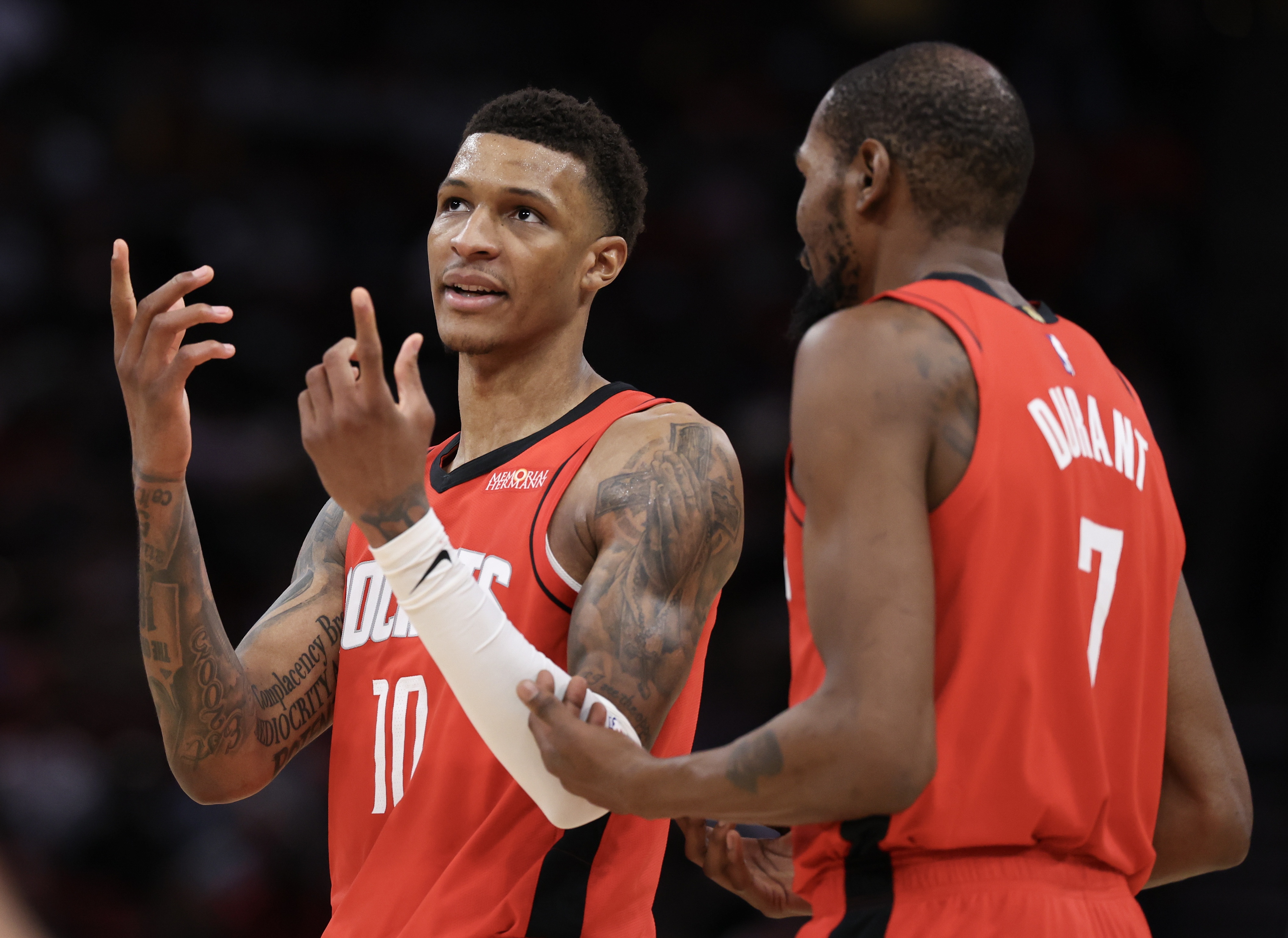 小贾三分10中1！夹KD无限放空小贾 空间差&amp;无发牌手导致逻辑闭环